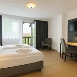 Hotel A8 Im Darchinger Hof - Zwischen Holzkirchen Und - Zwischen Muenchen Salzburg Und Innsbruck - Kurz Vor Dem Irschenberg