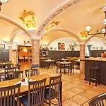 A8 Im Darchinger Hof - Zwischen Holzkirchen Und - Zwischen Muenchen Salzburg Und Innsbruck - Kurz Vor Dem Irschenberg Hotel