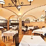 Hotel A8 Im Darchinger Hof - Zwischen Holzkirchen Und - Zwischen Muenchen Salzburg Und Innsbruck - Kurz Vor Dem Irschenberg