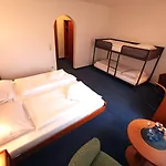 A8 Im Darchinger Hof - Zwischen Holzkirchen Und - Zwischen Muenchen Salzburg Und Innsbruck - Kurz Vor Dem Irschenberg Hotel
