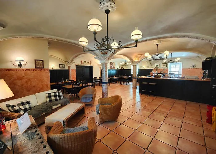 Hotel A8 Im Darchinger Hof - Zwischen Holzkirchen Und - Zwischen Muenchen Salzburg Und Innsbruck - Kurz Vor Dem Irschenberg 3*