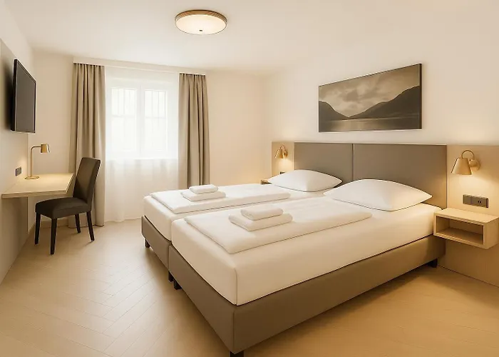 Hotel A8 Im Darchinger Hof - Zwischen Holzkirchen Und - Zwischen Muenchen Salzburg Und Innsbruck - Kurz Vor Dem Irschenberg 3*