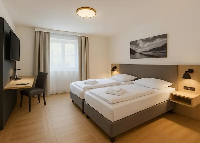 Hotel A8 Im Darchinger Hof - Zwischen Holzkirchen Und - Zwischen Muenchen Salzburg Und Innsbruck - Kurz Vor Dem Irschenberg Weyarn