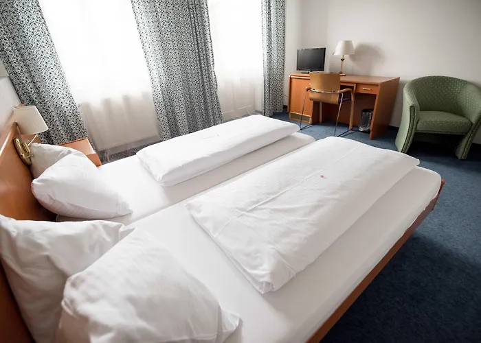A8 Im Darchinger Hof - Zwischen Holzkirchen Und - Zwischen Muenchen Salzburg Und Innsbruck - Kurz Vor Dem Irschenberg Hotel 3*