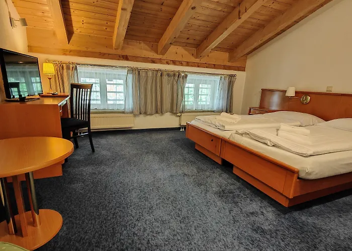 A8 Im Darchinger Hof - Zwischen Holzkirchen Und - Zwischen Muenchen Salzburg Und Innsbruck - Kurz Vor Dem Irschenberg Hotel Weyarn