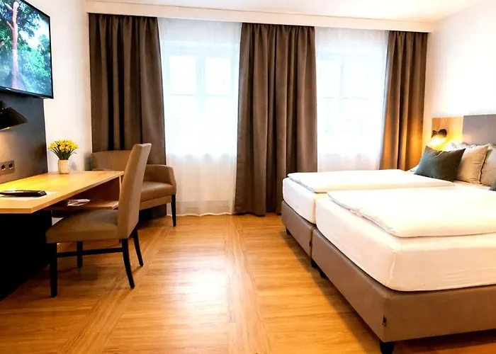 Hotel A8 Im Darchinger Hof - Zwischen Holzkirchen Und - Zwischen Muenchen Salzburg Und Innsbruck - Kurz Vor Dem Irschenberg Weyarn