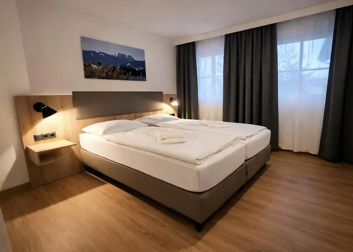 A8 Im Darchinger Hof - Zwischen Holzkirchen Und - Zwischen Muenchen Salzburg Und Innsbruck - Kurz Vor Dem Irschenberg Hotel