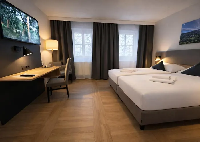 A8 Im Darchinger Hof - Zwischen Holzkirchen Und - Zwischen Muenchen Salzburg Und Innsbruck - Kurz Vor Dem Irschenberg Hotel 3*