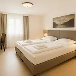 Hotel A8 Im Darchinger Hof - Zwischen Holzkirchen Und - Zwischen Muenchen Salzburg Und Innsbruck - Kurz Vor Dem Irschenberg 3*