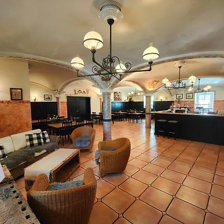 Hotell A8 Im Darchinger Hof - Zwischen Holzkirchen Und - Zwischen Muenchen Salzburg Und Innsbruck - Kurz Vor Dem Irschenberg 3*