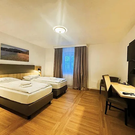 A8 Im Darchinger Hof - Zwischen Holzkirchen Und - Zwischen Muenchen Salzburg Und Innsbruck - Kurz Vor Dem Irschenberg Hotell Weyarn