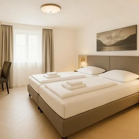 Hotel A8 Im Darchinger Hof - Zwischen Holzkirchen Und - Zwischen Muenchen Salzburg Und Innsbruck - Kurz Vor Dem Irschenberg 3*