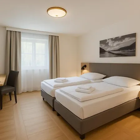Hotel A8 Im Darchinger Hof - Zwischen Holzkirchen Und - Zwischen Muenchen Salzburg Und Innsbruck - Kurz Vor Dem Irschenberg Weyarn