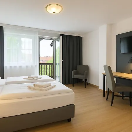 Hotel A8 Im Darchinger Hof - Zwischen Holzkirchen Und - Zwischen Muenchen Salzburg Und Innsbruck - Kurz Vor Dem Irschenberg