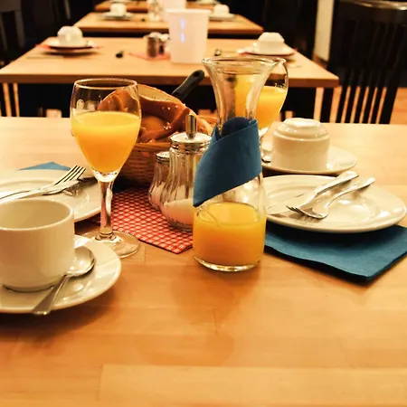 Hotel A8 Im Darchinger Hof - Zwischen Holzkirchen Und - Zwischen Muenchen Salzburg Und Innsbruck - Kurz Vor Dem Irschenberg Weyarn