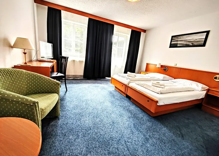 A8 Im Darchinger Hof - Zwischen Holzkirchen Und - Zwischen Muenchen Salzburg Und Innsbruck - Kurz Vor Dem Irschenberg Otel 3*